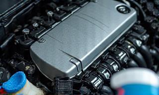 Nettoyage moteur automobile